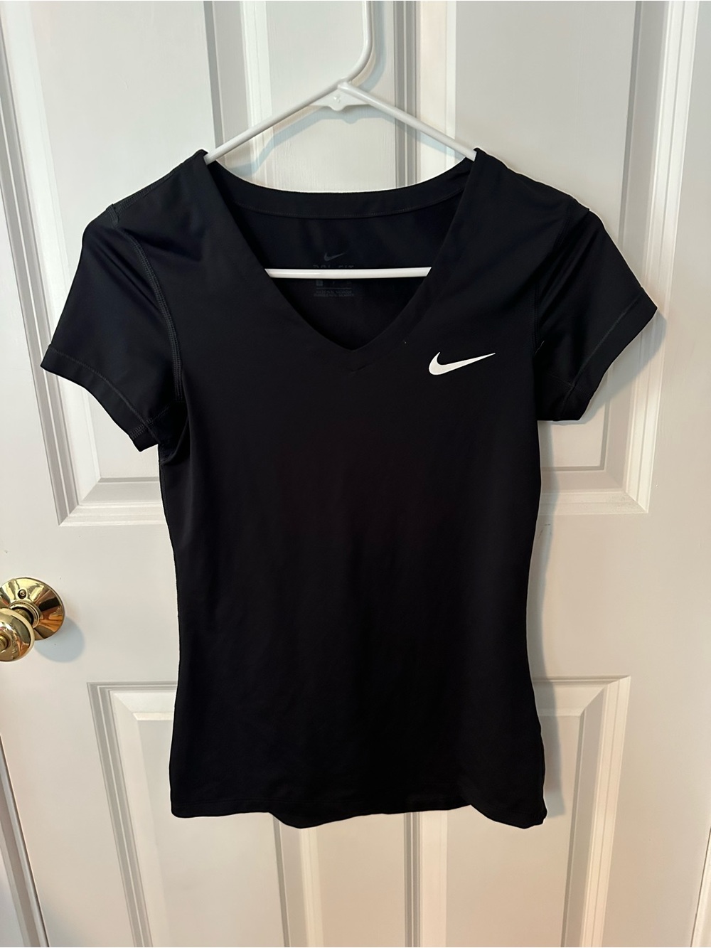 Nike Women's Black and Pink Short Sleeve Performance Tee